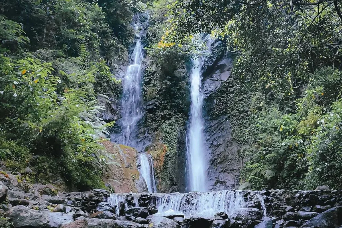 Wisata Curug Cilember Bogor